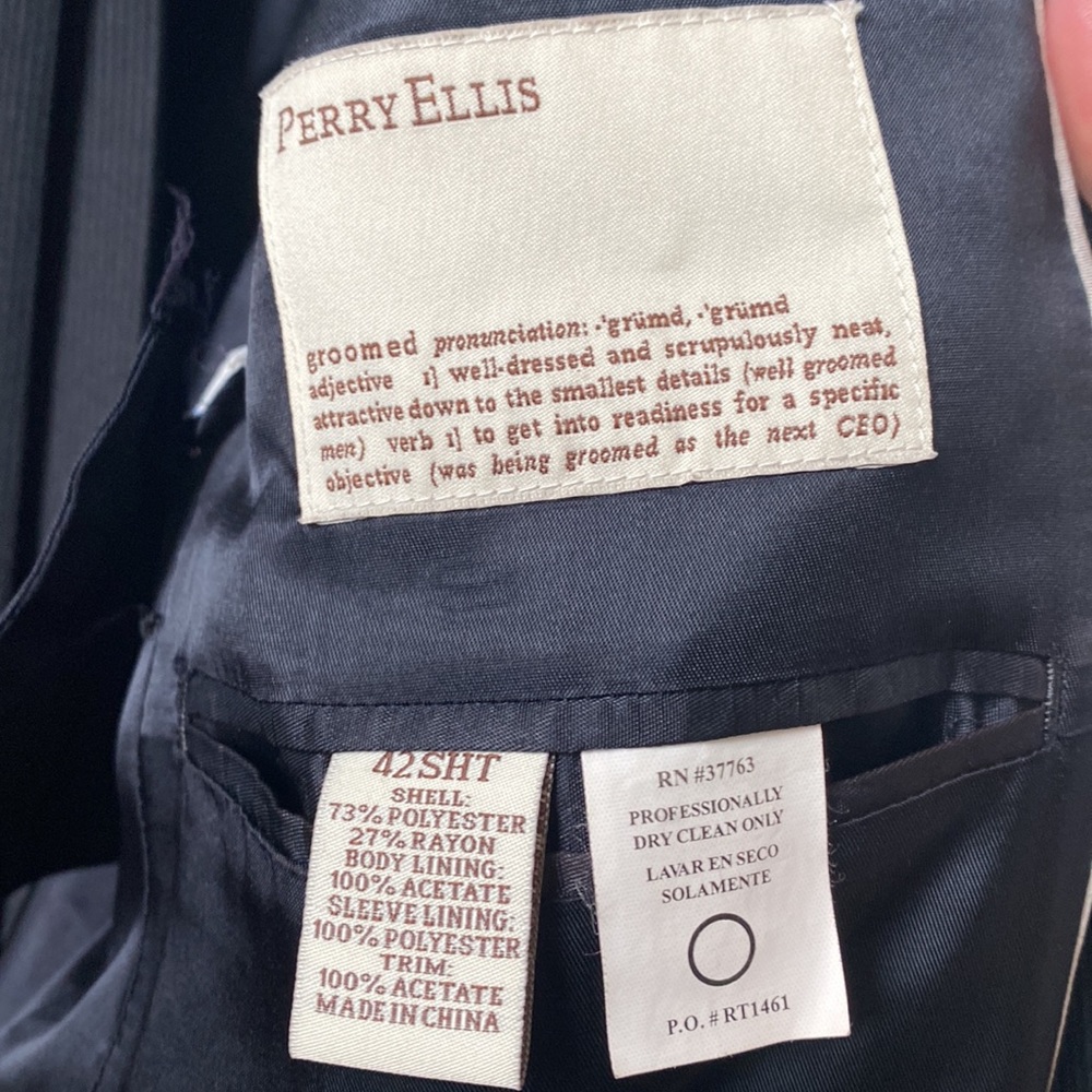 Black Perry Ellis suit, includes jacket 42 SHT and pants 34/30 - Picture 5 of 12
